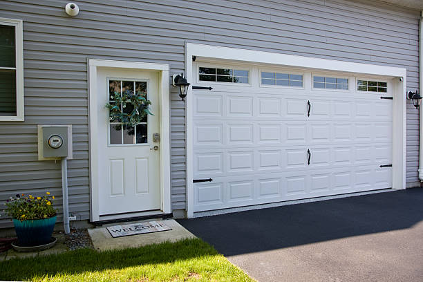 24/7 Emergency Garage Door Panel Replacement experts in Pomona, KS